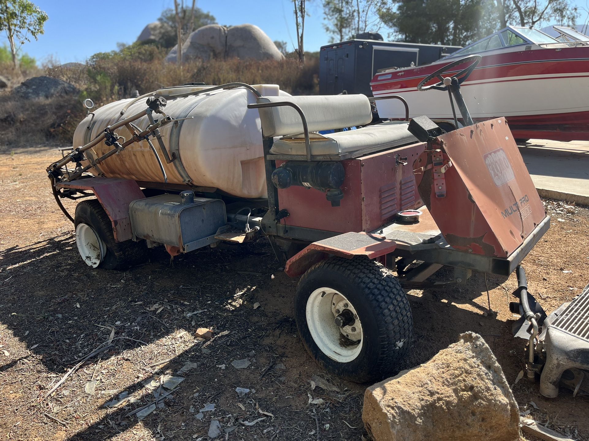 toro mulit pro 5200 sprayer - farming equipment