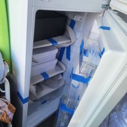 Small Upright Refrigerator/freezer