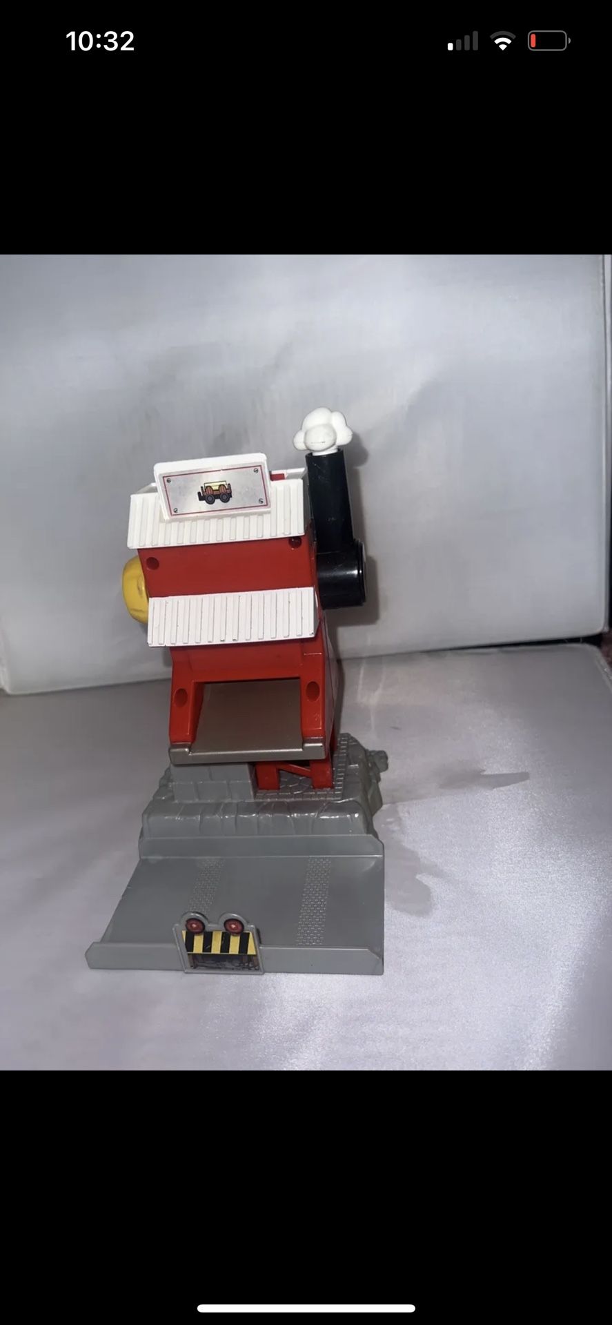 FISHER PRICE- GEOTRAX- LOG LOADER BUILDING- RED- Great Condition