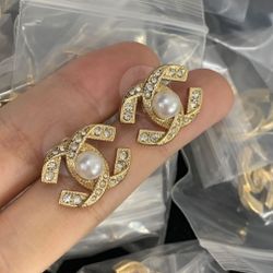 New Really Good Quality Comes With Dust Bag 