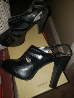 New heels never worn black size 9 1/2
