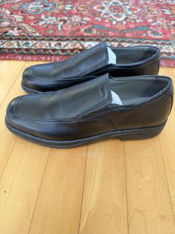 NEW IN BOX:  Geox Federico J04D1D Black Leather Boys Slip On School Shoes Size 38 M (US Boys Size 6)  