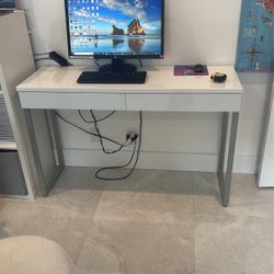 White Modern Desk 