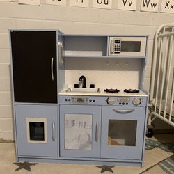 Kids Play Kitchen 
