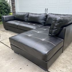 Jet Black Sectional, like new! (Free Delivery!)