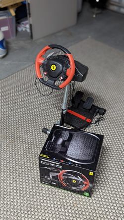 Thrustmaster Ferrari Racing Wheel Combo Stand Pro Xbox