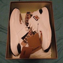 Burberry Sneakers 