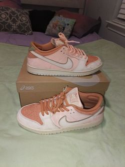 Nike SB Dunk Low Pink Peach Sneakers