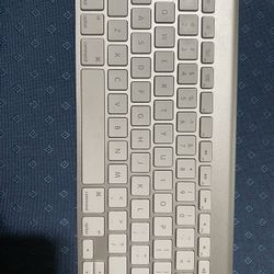 Apple Bluetooth Keyboard 