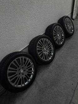 Mercedes Metris Rims & Tires