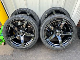 NEW 20x9 srt style wheels wrapped in Lexani tires 275/40r20.