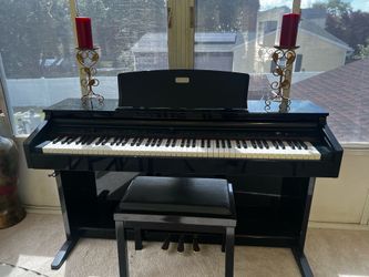 Williams Overture Electric Piano: professional sound, lightweight and offers tutoring/recording