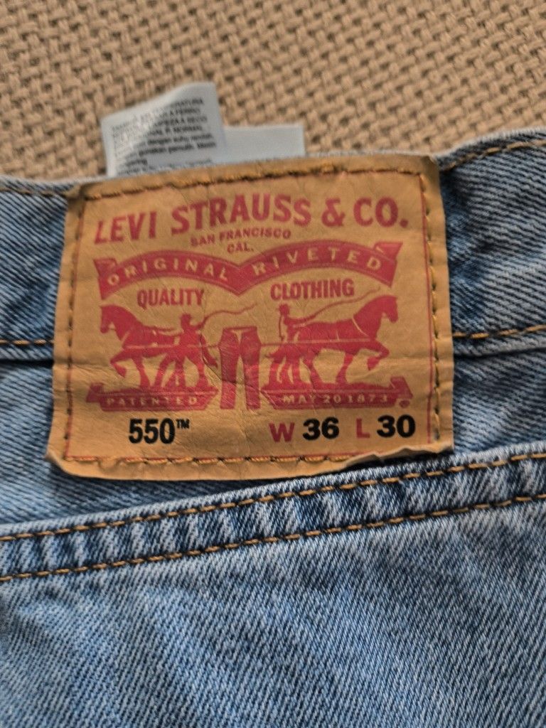 Brand New Levi 550 Relaxed Fit 36x30