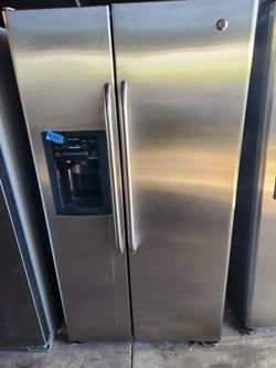 GE Side-By-Side Fridge