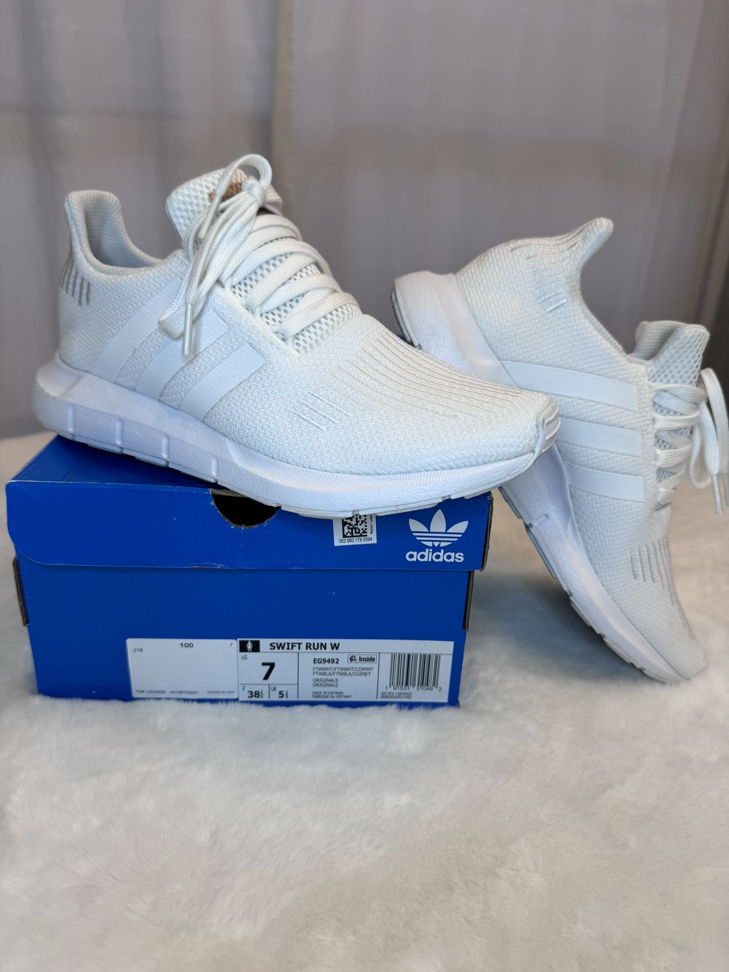 WOMEN'S ADIDAS SWIFT RUN 1.0 SHOES.