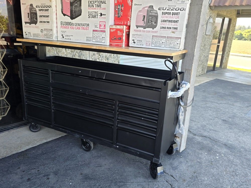 72in Husky Heavy Duty Steel Height Adjustable Woodtop Mobile Toolbox Workbench With Liners, Minor Scuffs& Scratches, Power Bar,New, Financing Avail.
