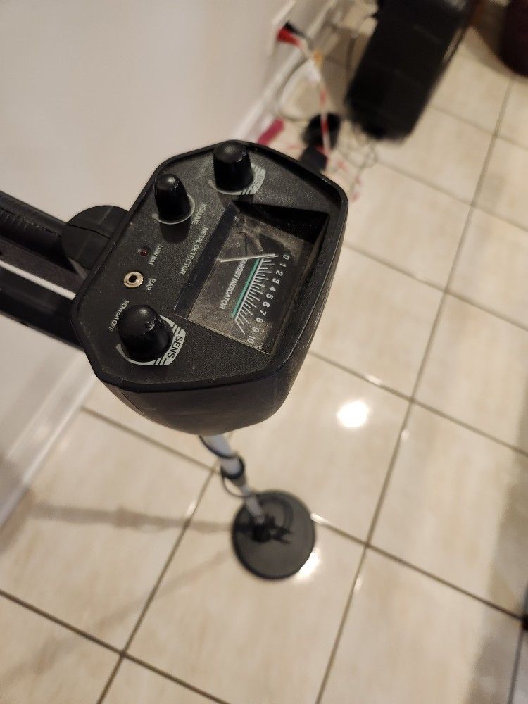 Metal Detector Treasure Finder