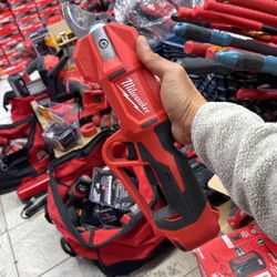 Milwaukee M12 Tree Cut Pruning 