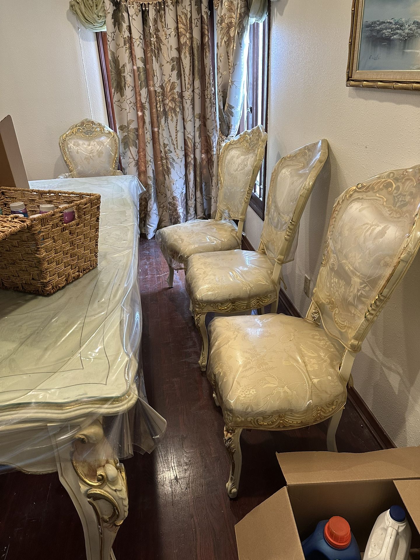 Couch / Dining Table Complete Set