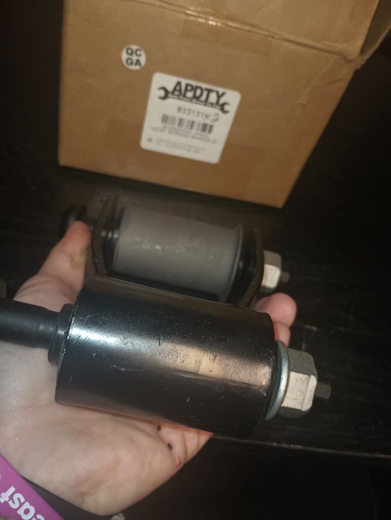 LEAF SPRING SHACKLE