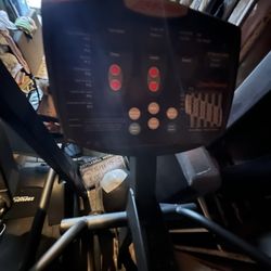 Life Fitness Elliptical Machine 
