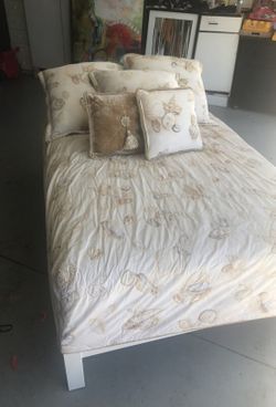 Full bed spread