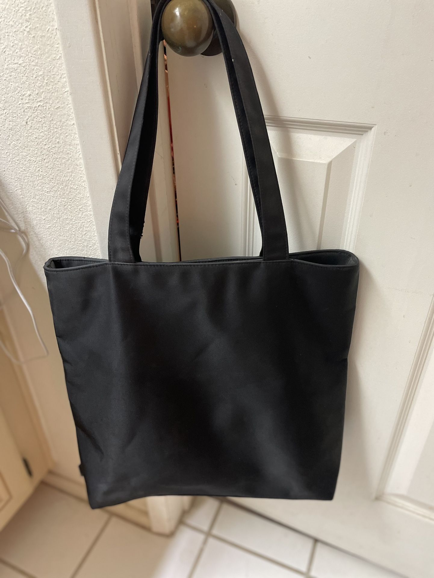 Calvin Klein Mini Bag for Sale in Los Angeles, CA - OfferUp
