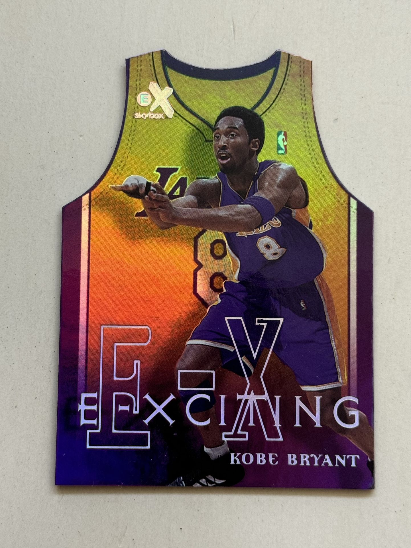 2000 Fleer Skybox Kobe Bryant E-X Exciting Die Cut #8 XCT  LA Lakers 