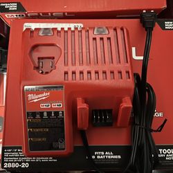 Milwaukee Charger M18 And M12