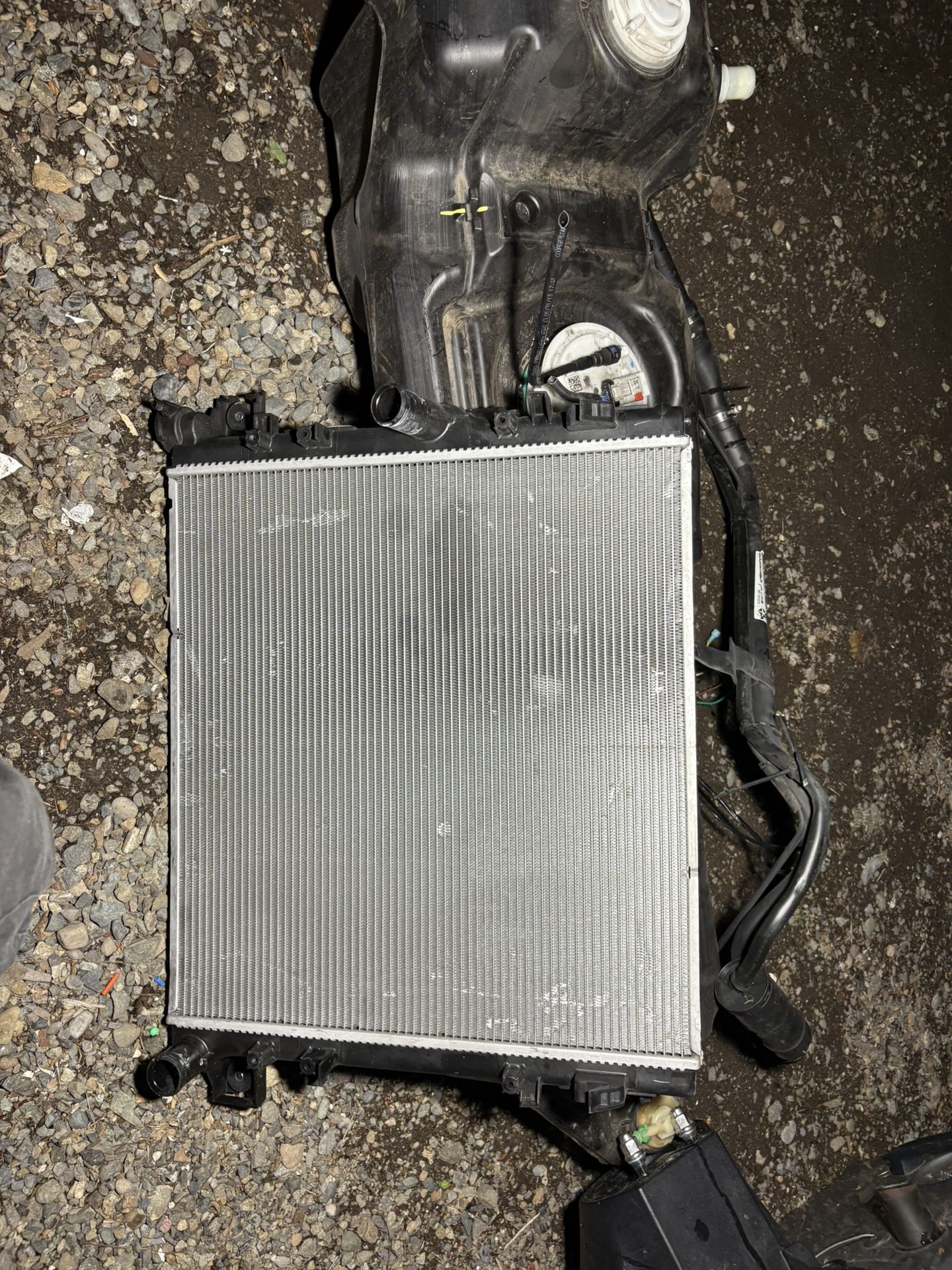 07-18 Jeep Jk Air Condition Condenser/ Fan / And Radiator 