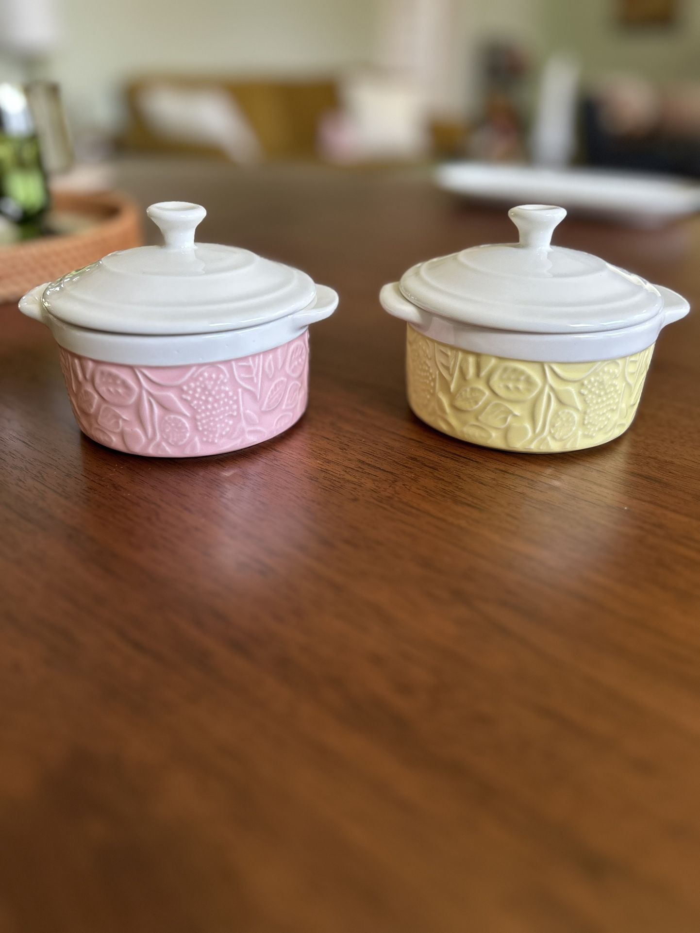 2 Masterclass 5” Diameter Ceramic Pots- Adorable!