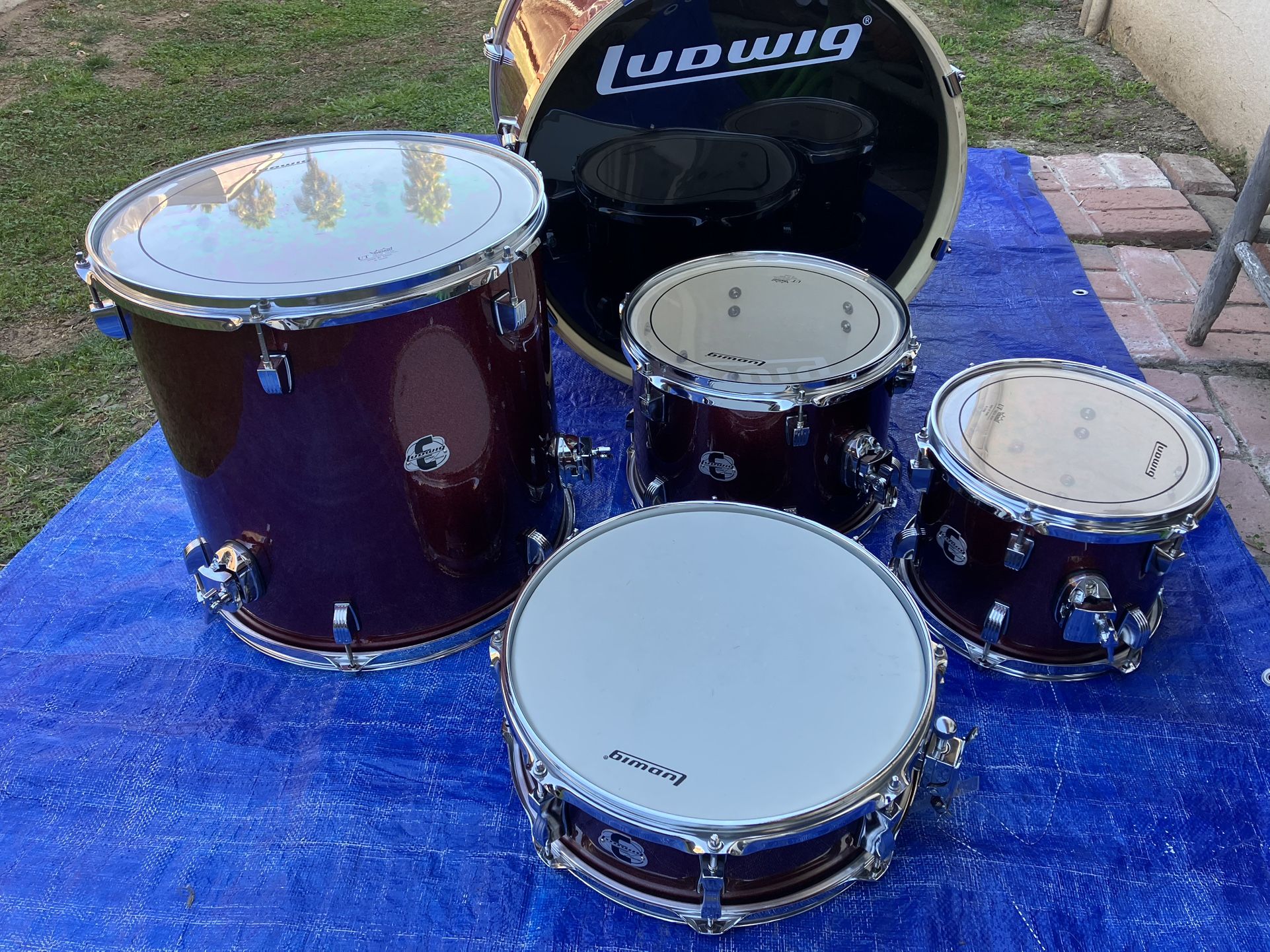 Ludwig Drums Drum 5pc Set Kit W/cymbals, Stands, Cases Like New 
