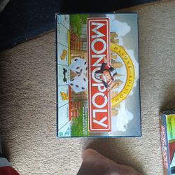Monopoly Deluxe Edition 