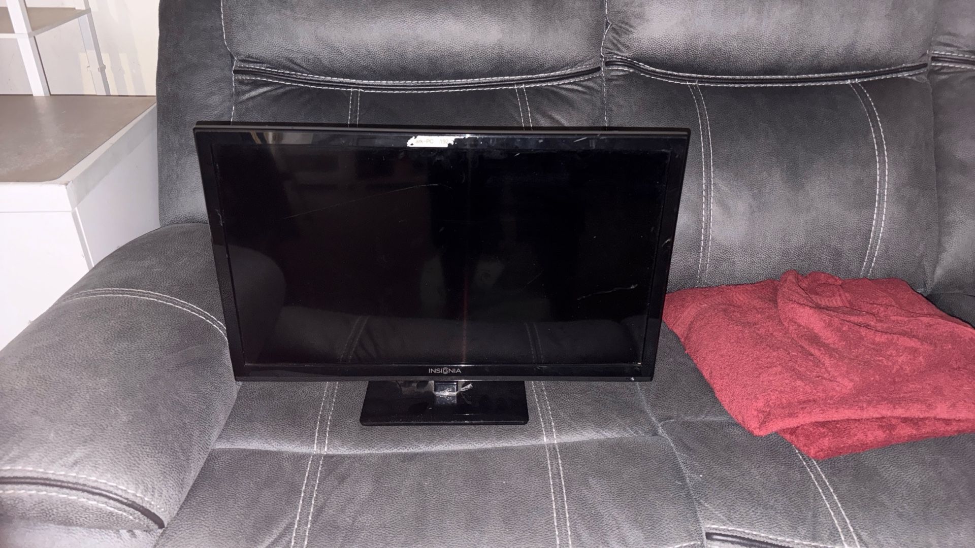 Insignia 24” Led TV