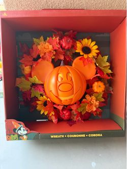 Disney Parks 2024 Mickey Mouse Jack-o-Lantern Pumpkin Wreath 16” Sold Out