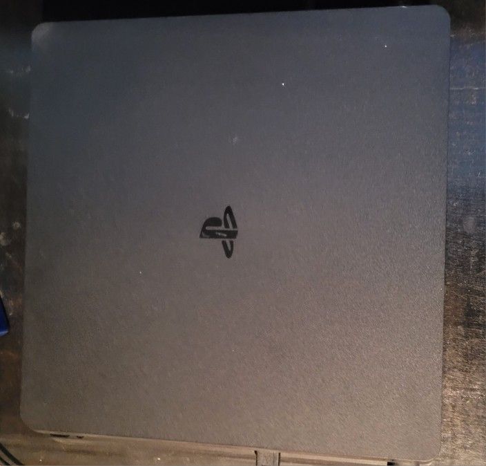 Ps4 Slim Including Controller And 7 Games