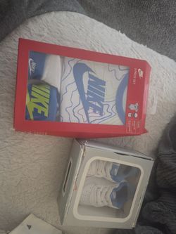 Nike Baby 3 Piece Set 0-6 With Matching shoes size 3 c