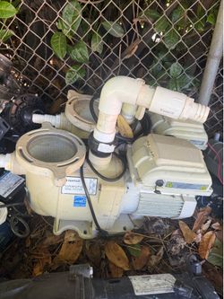 2 Pentair SuperFlo VS Variable Speed Pool Pumps – Tested & Working