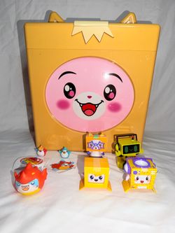 LankyBox Giant Foxy Mystery Box with Figures and Stickers