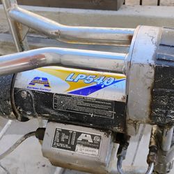 Spray machine 540 ,need new seal, is leaking paint, work 💯