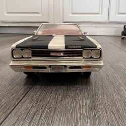 Diecast 1/18 ERTL American Muscle ‘69 Plymouth GTX Convertible White