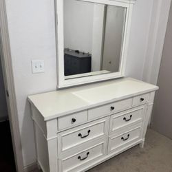 Dresser Drawer And Mirror
