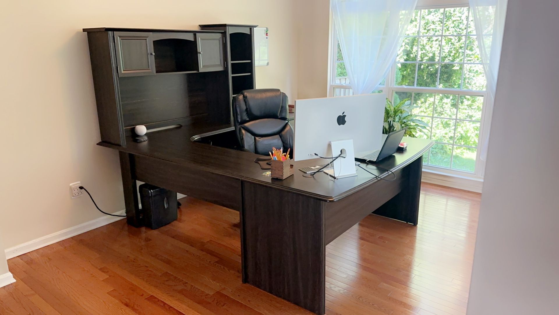 Broadstreet Collection Contoured U-Shaped Desk w/ Hutch