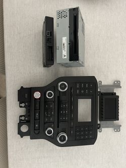 16-18 Mustang Radio
