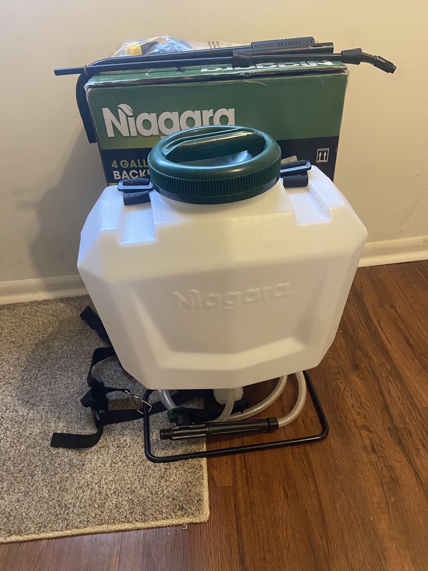 Niagara 4-Gallon Battery Backpack Sprayer (brand new in box)