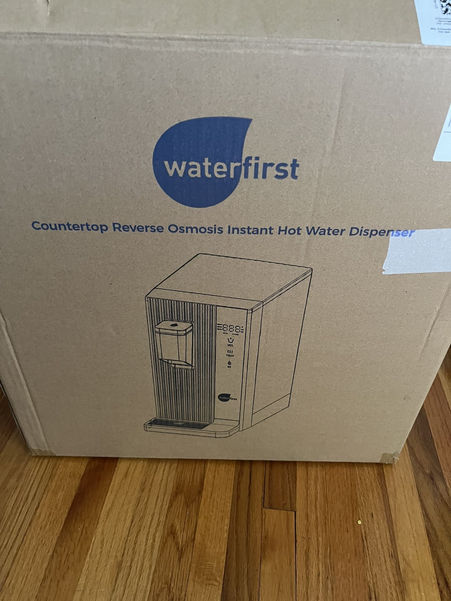 BRAND NEW Reverse osmosis/hot water dispenser