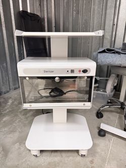 Sterilizer UV light