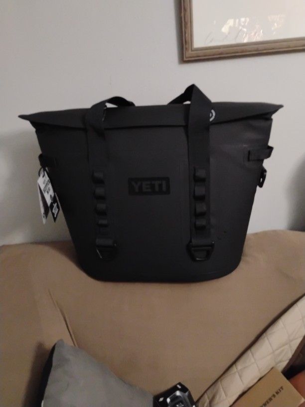 Yeti Hopper