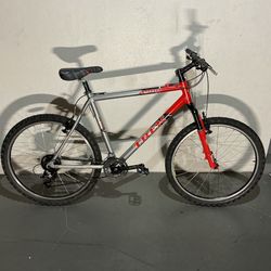 BICYCLE TREK 21 SPEED SIZE 26 BRAND NEW