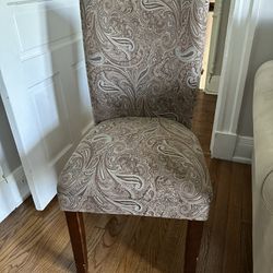 Like New - Beautiful, Decorative Chair